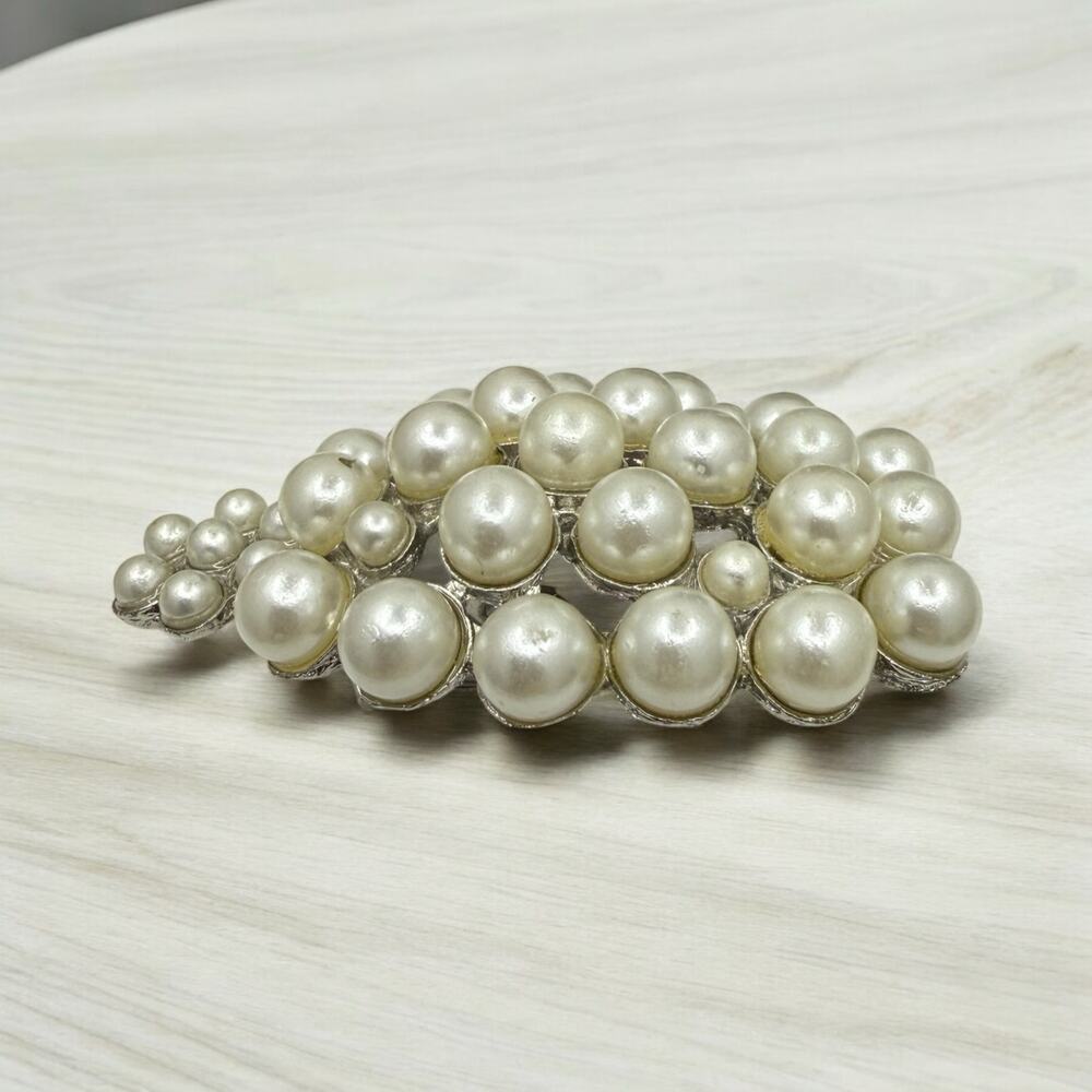 Vintage Simulated Pearl Brooch Silvertone Metal Christmas Tree Pin - Picture 5 of 7